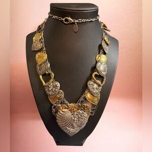 Dorlindas memories signed necklace